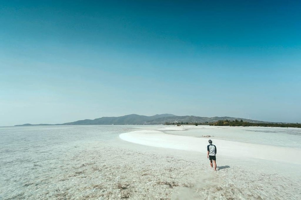 Paket Travel Tour Wisata Liburan KARIMUNJAWA Open Trip 3D2N