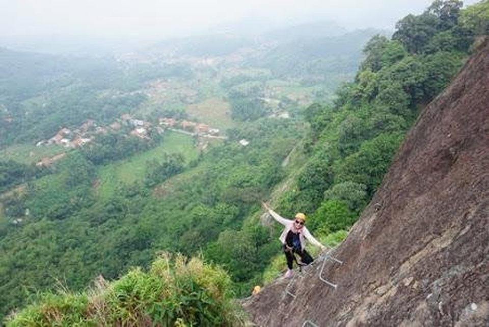 Paket Liburan Wisata Travel Tour Sky Cave GUNUNG PARANG Open Trip