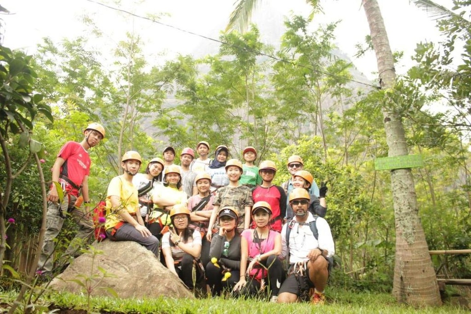 OPEN TRIP / PAKET WISATA / GATHERING GUNUNG PARANG PURWAKARTA 1 HARI SKY CAVE 750 MDPL
