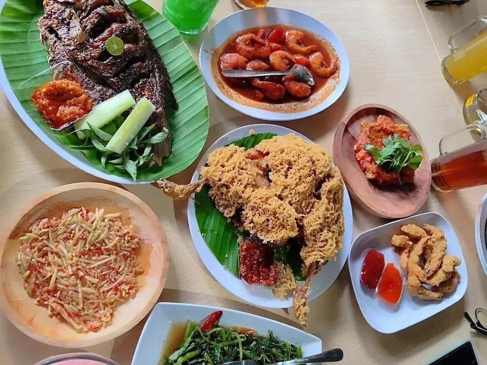 Warung Lesehan Yogyakarta Salah satu Rekomendasi Tempat Bukber di Malang 2025