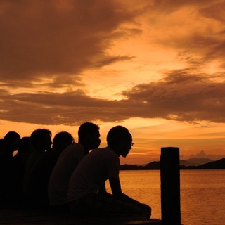 Menikmati senja