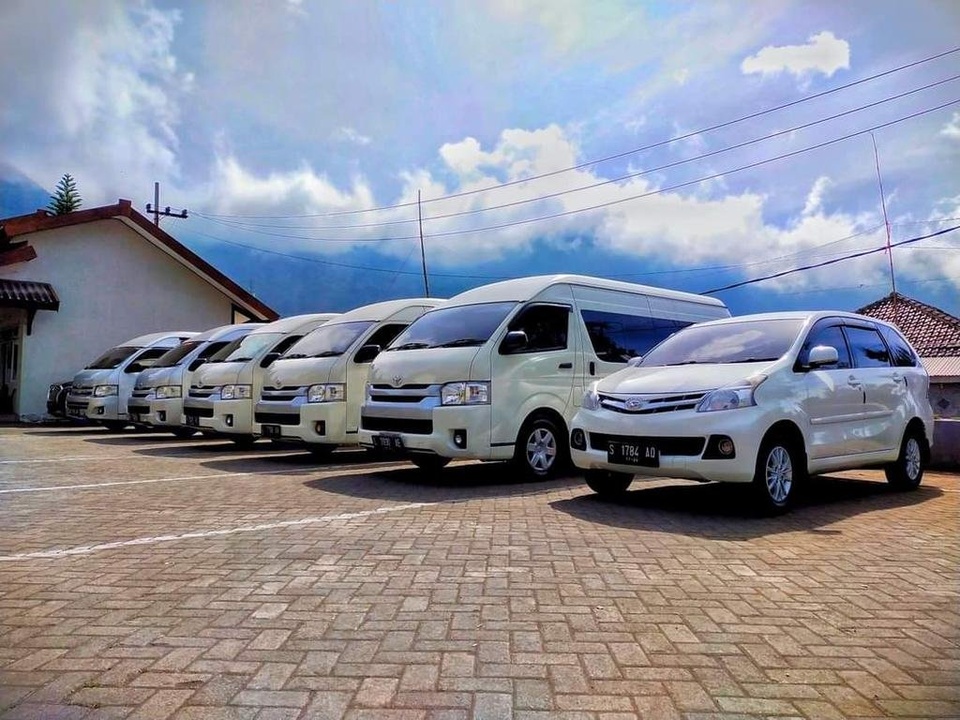 Sewa Hiace Gresik untuk Mudik & Libur Lebaran