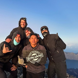 Paket Mendaki ke Gunung Rinjani 2026