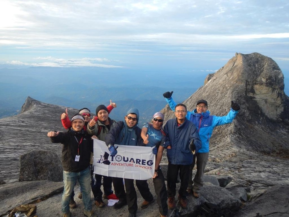 TREKKING GUNUNG KINABALU