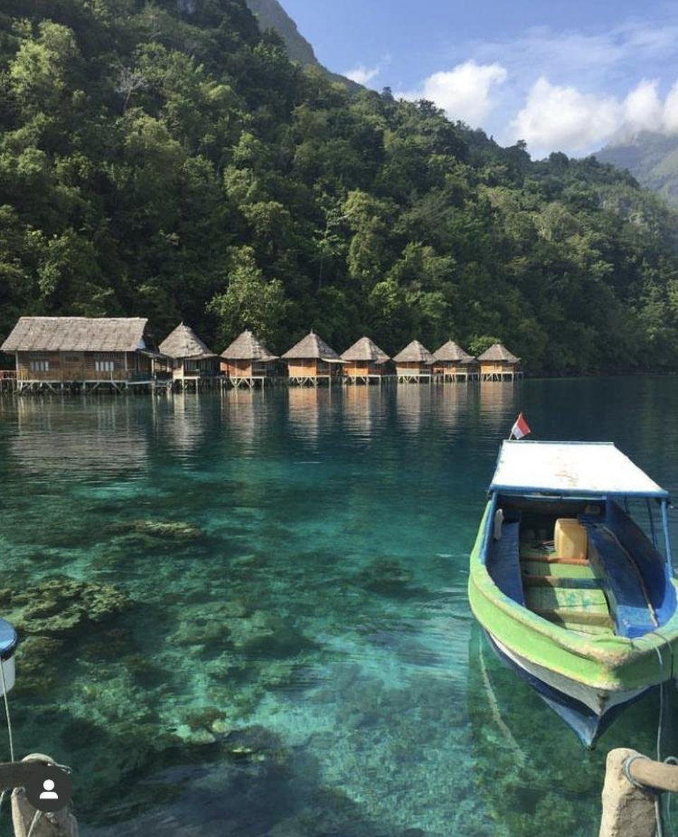 Ora beach dan Banda Neira Mid November