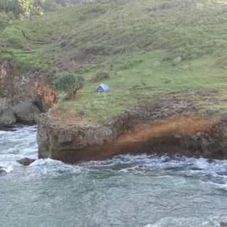 Catatan Perjalanan Pantai Tebing-Putih