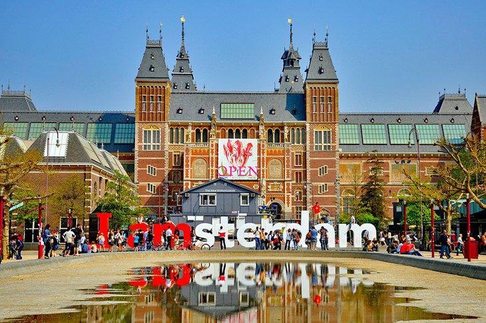 Travelling Amsterdam-Paris-Swiss (CARI TEMAN JALAN)