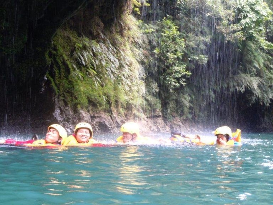 PAKET WISATA GREEN CANYON PANGANDARAN