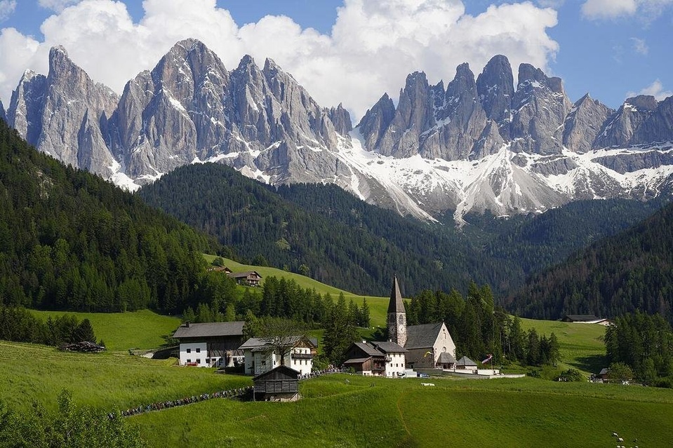 Hiking Santai di Dolomite (Italia) dan Alpen (Swiss)