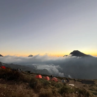 Lombok Rinjani Moment | Safe, Professional & Unforgettable Trekking Experience
