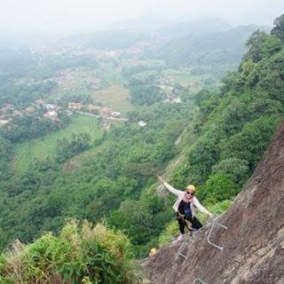 Paket Liburan Travel Tour GUNUNG PARANG Wisata Sky Cave Open Trip