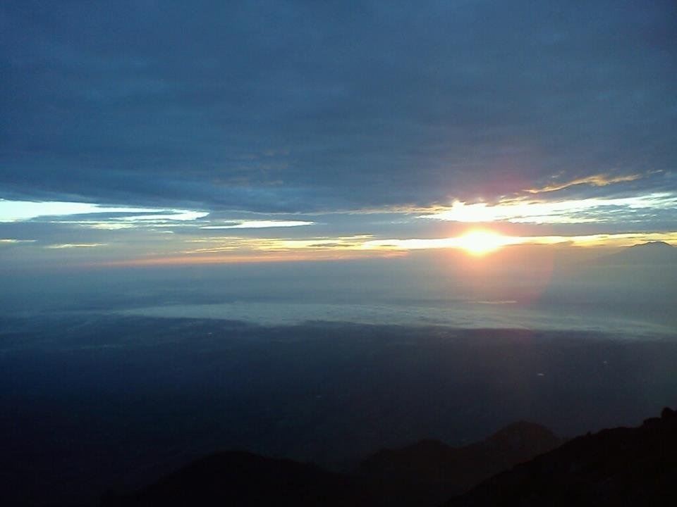 Sunrise from Merapi's peak (10/04/2013)