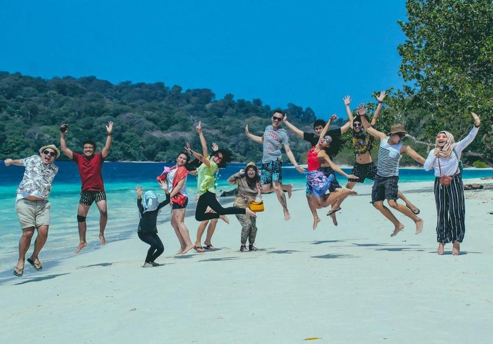 Paket Open Trip Liburan Travel Tour Wisata Murah PEUCANG 3D2N