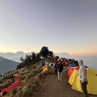 Lombok Rinjani Moment | Safe, Professional & Unforgettable Trekking Experience
