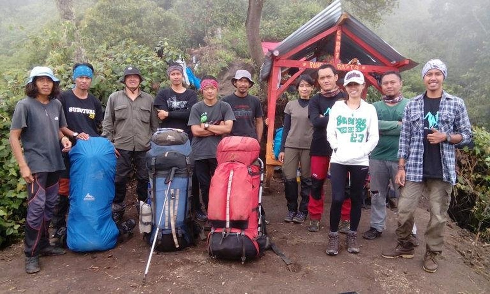 PAKET PENDAKIAN GUNUNG RAUNG