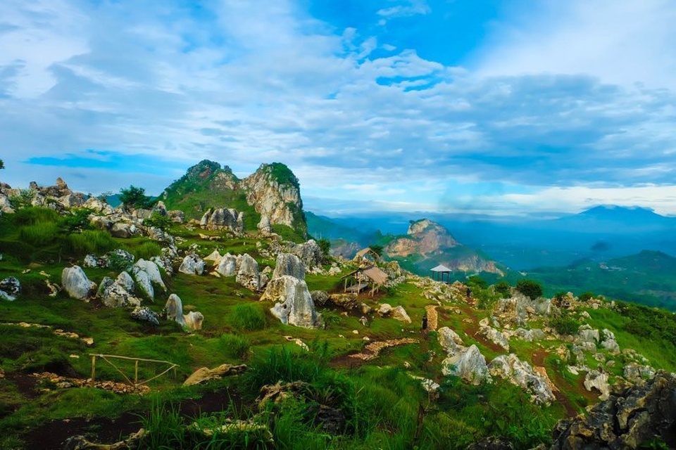 Stone Garden, Padalarang - Terumbu Karang di Atas Gunung