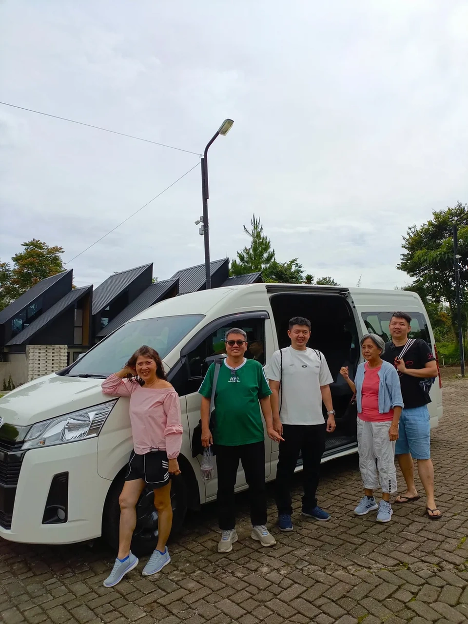 Rental Hiace Medan Danau Toba
