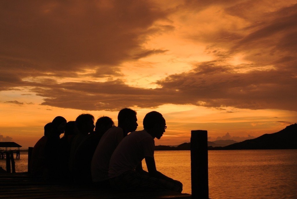 Menikmati senja